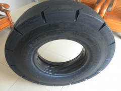 山东工程轮胎光面轮胎1100-20压路机轮胎配套钢圈