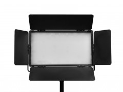 小型电视台演播室灯光配置一般用多少个灯？