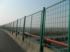 宁夏厂家供应漳州公路防护网|监狱护栏网|公路防护网