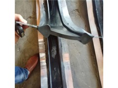 中平式钢边橡胶止水带的接头连接方式